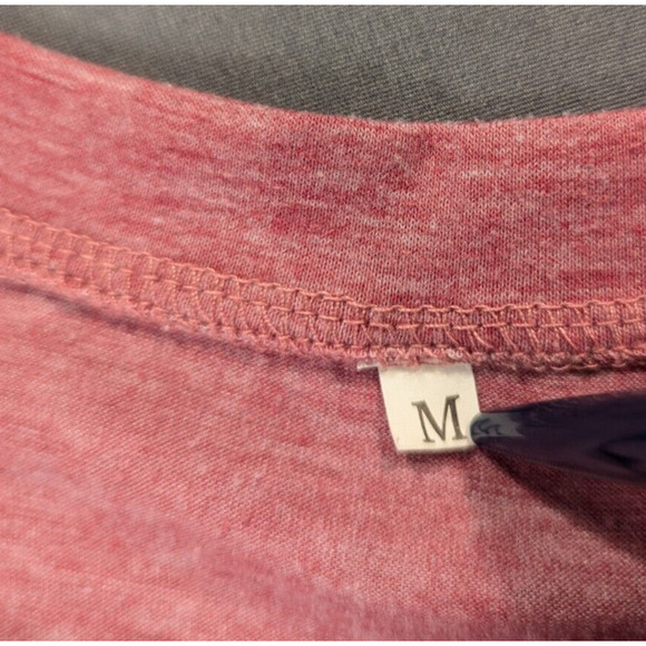 Dolly Parton T-Shirt Medium Unisex Red Short Sleeve Poly Blend Tee Country Music - Picture 3 of 6